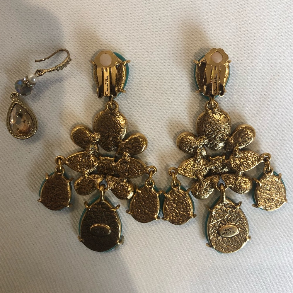 Oscar de la Renta Gold Torquoise Resin Earrings - Picture 2 of 8